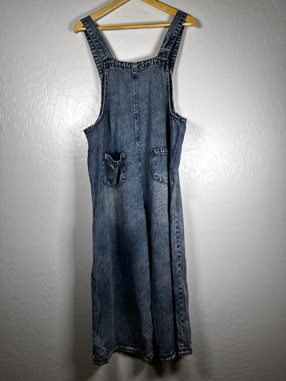 Easel Los Angeles Distressed Denim Wide Leg Overalls Size Small - Picture 4 of 9